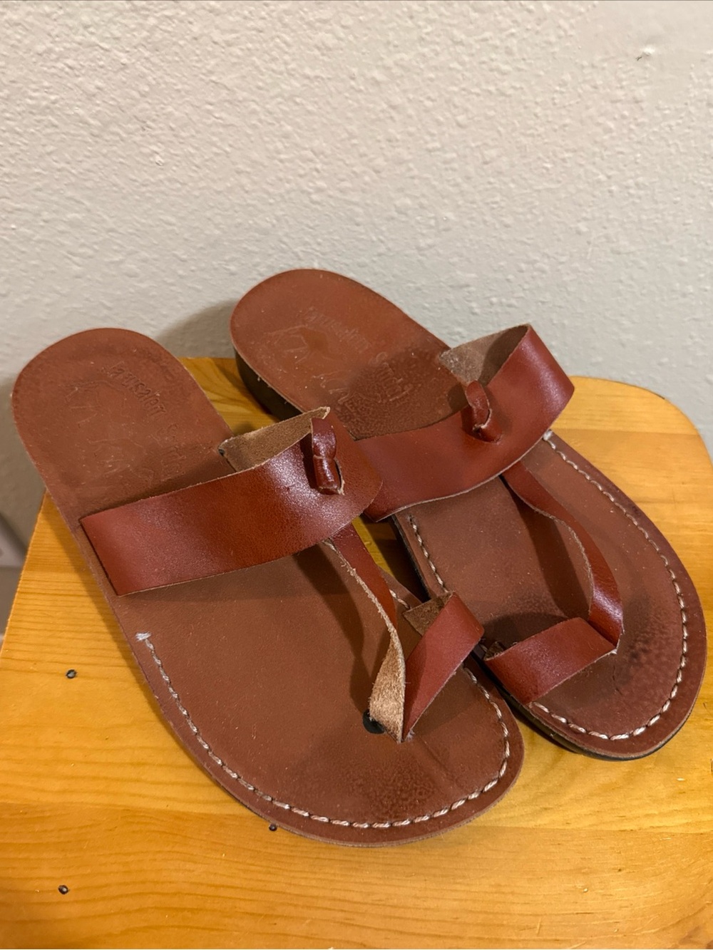 Men's Brown Leather Toe-Ring Sandals - Classic Casual